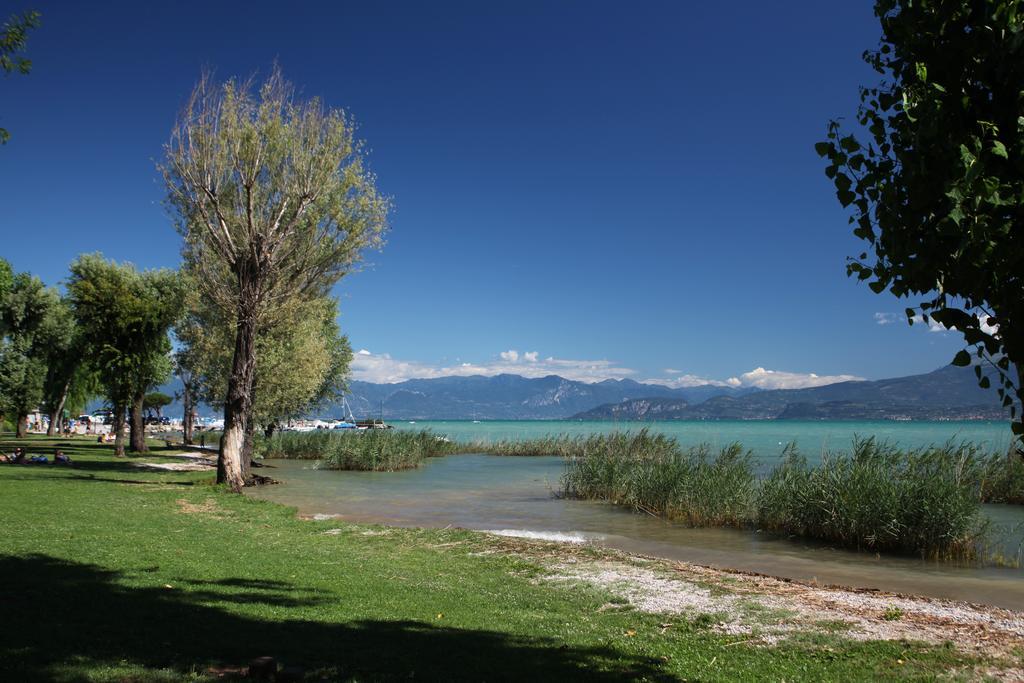 San Benedetto Camping Relais Песк'єра-дель-Гарда Екстер'єр фото
